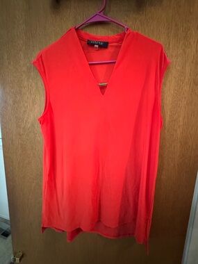 Kasper Sleeveless V-Neck Tank Top in Bright Red with Gold Accent